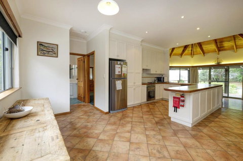 Far Shore - Accommodation BNB 4