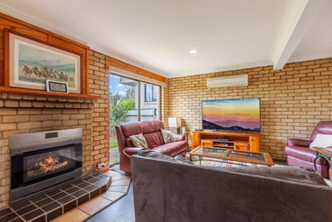 Fingal Snow Vinces Place 108 Gippsland Street - Accommodation BNB 3