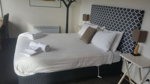 Fish Creek Hotel - Accommodation BNB 4