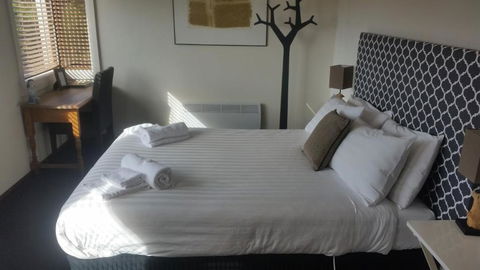 Fish Creek Hotel - Accommodation BNB 3