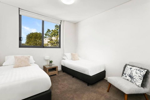 GLAD3 Gladesville Getaway Bright & Contemporary - Accommodation BNB 2