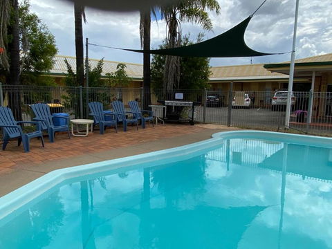 Golden West Motor Inn - Accommodation BNB 1