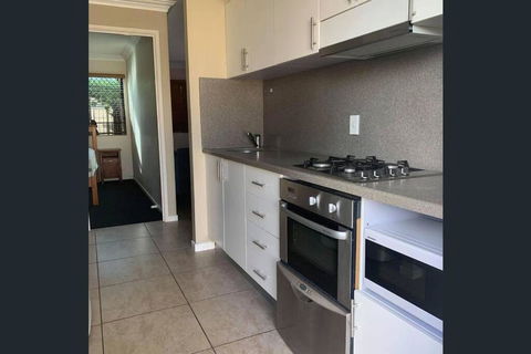 Fully Furnished Modern Unit In Centre Of City - Accommodation BNB 4