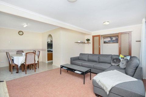Great Location Stay And Relax - Accommodation BNB 4