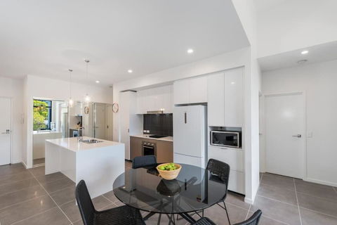 H6B - Round About Bulimba - Accommodation BNB 0