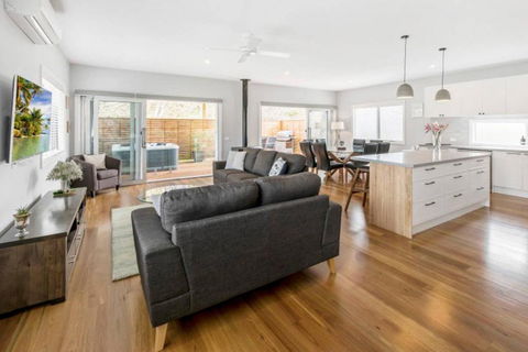 HALE KUPA Rye Beach House Spa Table Tennis - Accommodation BNB 0