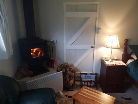 Handsome Hills Dairy Retreat - Accommodation BNB 3
