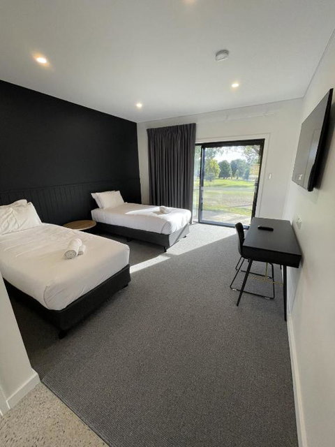 Harden Country Club Motel - Accommodation BNB 0