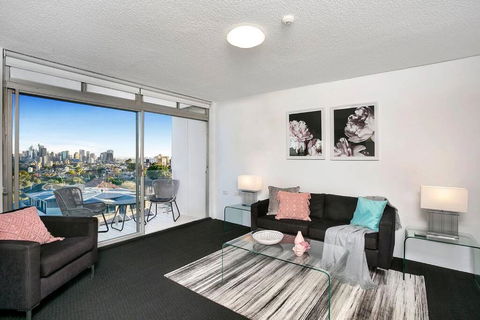 HARIS - Modern 2BR Apartment With Views - Accommodation BNB 0