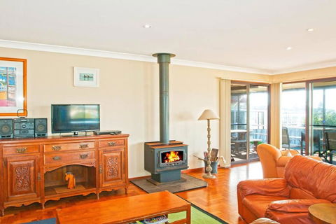 HAIS18G - Riverside Delight - Accommodation BNB 2