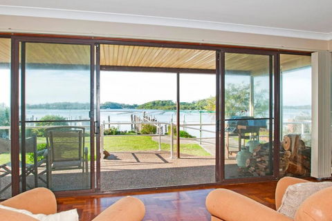 HAIS18G - Riverside Delight - Accommodation BNB 3