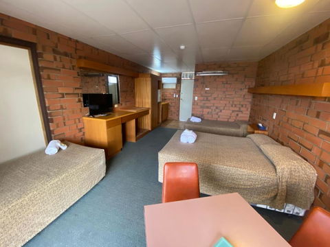 Hawker Hotel Motel - Accommodation BNB 1