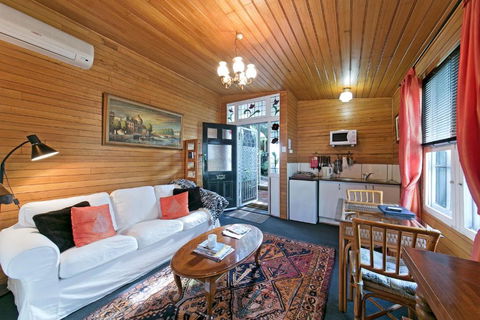 Hillside Country Retreat - Accommodation BNB 0