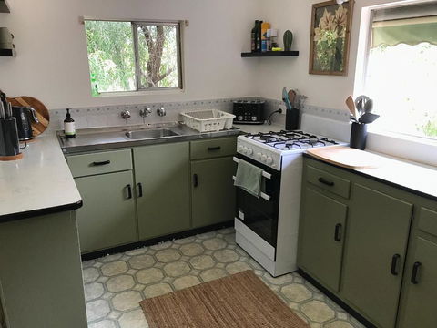 HILLSIDE HAVEN CHARMING C1920 COTTAGE Pet Friendly Sleeps 1 - 6 - Accommodation BNB 3