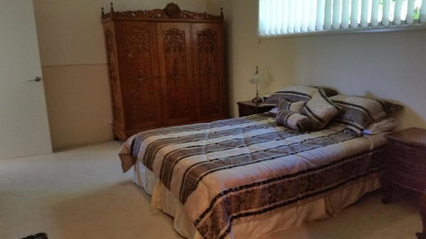 Hilltop Hideaway - Accommodation BNB 1