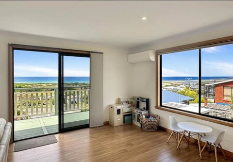 Home @ Scamander Beach - Accommodation BNB 2