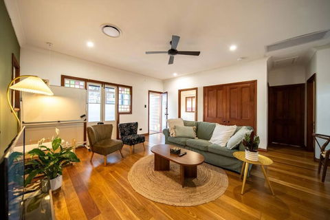 House Of Fairy Wren -Charming Queenslander Cottage Mins Drive To Brisbane CBD And Gabba Stadium! - Accommodation BNB 0
