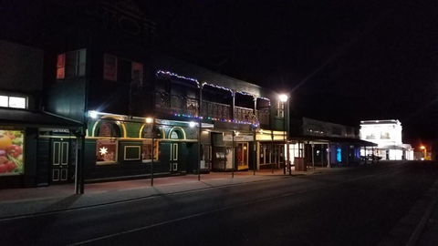 Hunters Hotel - Accommodation BNB 1