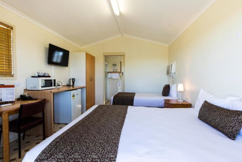 Hotel Settlers - Accommodation BNB 2