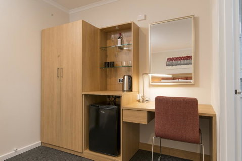 Adelaide Royal Coach - Accommodation BNB 3