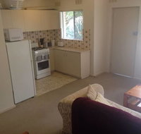 Affordable comfortable Inglewood apartmentPool - Accommodation BNB