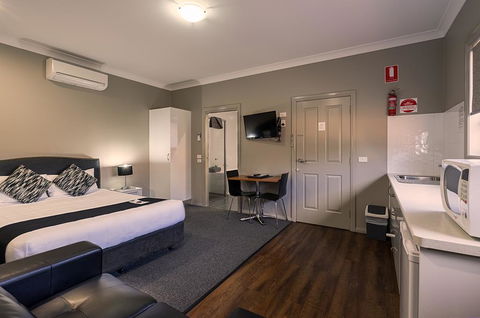 Akuna Motor Inn And Apartments - Accommodation BNB 2