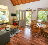 Alpine Arnica Cottage 2 - Accommodation BNB