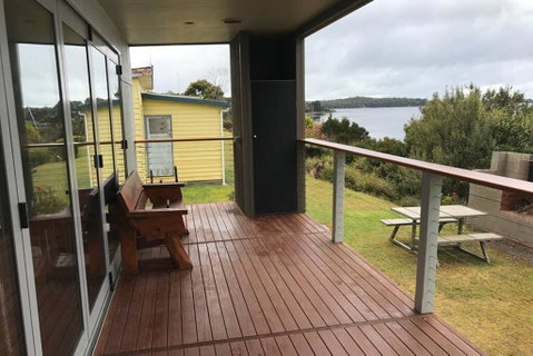 Amazing Ansons Bay Absolute Waterfront Beach House - Accommodation BNB 1