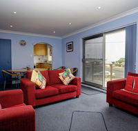 Anchorage 7 Beautifully Renovated Close to Rockpool - Accommodation BNB