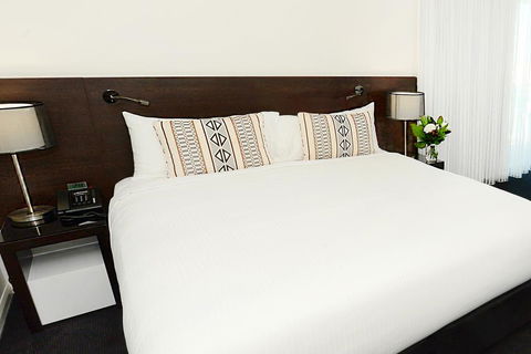 Apartments @ 79 Goondoon - Accommodation BNB 0