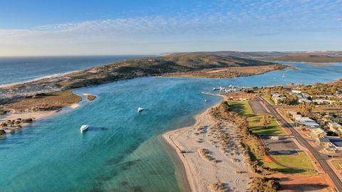 API Pelican Beach Front Apartments Kalbarri - Accommodation BNB 1