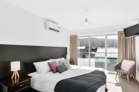 APOLLO 13 STUDIO - Free Wifi, Opposite Beach! - Accommodation BNB 0
