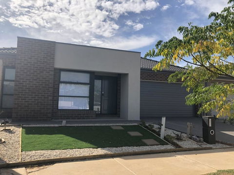 Apple House Tarneit North - Accommodation BNB 0