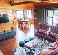 Artee House - A Bright Escape - Accommodation BNB