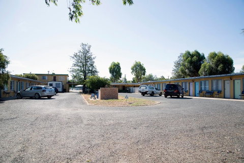 Artesian Motor Inn - Accommodation BNB 1