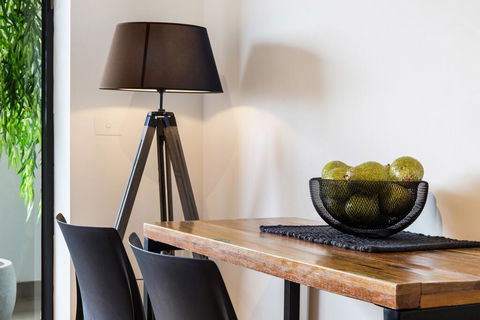 Artsy Apartment CBD City Views And Balcony - Accommodation BNB 2