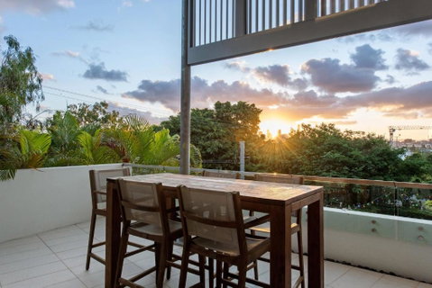 Luxurious Living - 3Bed-3Bath-1Car-Pool - Balmoral - Accommodation BNB 2