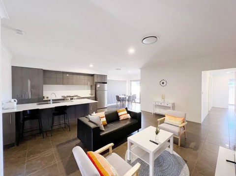 Luxury New Home-Beach-CBD Park - Accommodation BNB 0