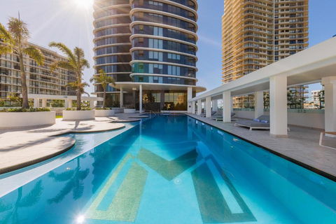 Meriton Suites Surfers Paradise - Accommodation BNB 1