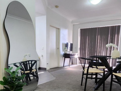 Merrylands Hidden Gem! One Bedroom Apartment - Accommodation BNB 0