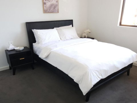 Merrylands Hidden Gem! One Bedroom Apartment - Accommodation BNB 2