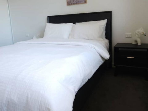 Merrylands Hidden Gem! One Bedroom Apartment - Accommodation BNB 3