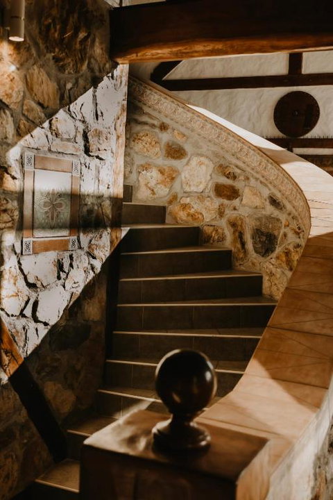 Misty Mountain Manor - Accommodation BNB 2
