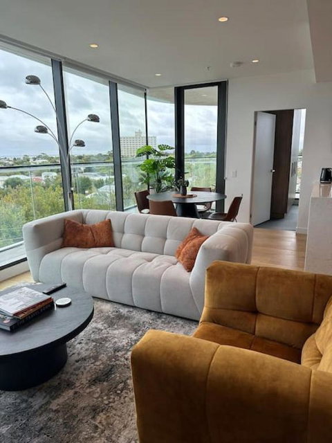 Modern 2 BRM Apt In Williamstown - Accommodation BNB 2