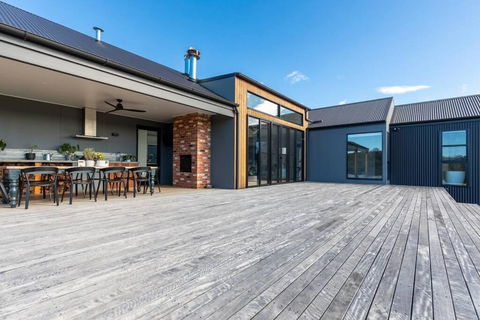 Modern Farmhouse - Accommodation BNB 0