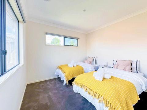 Modern Home In Central Oakleigh East - Accommodation BNB 2