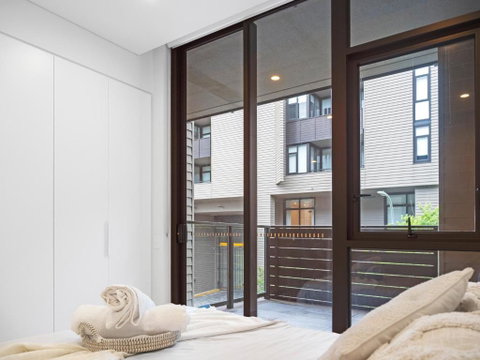 Modern Split Level 2Bed With Pool - Accommodation BNB 1
