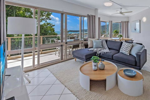NEW! Gorgeous 2BR Apartment With Stunning Ocean Views! - Accommodation BNB 0