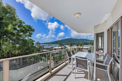 NEW! Gorgeous 2BR Apartment With Stunning Ocean Views! - Accommodation BNB 2