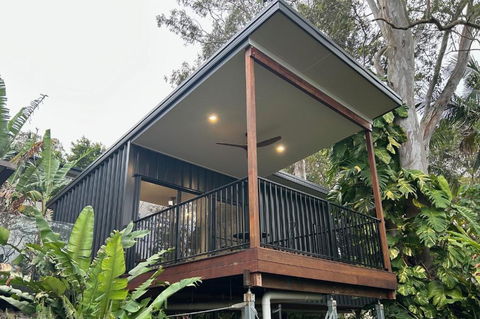 New - Our Treehouse Near Alex Beach - Accommodation BNB 1